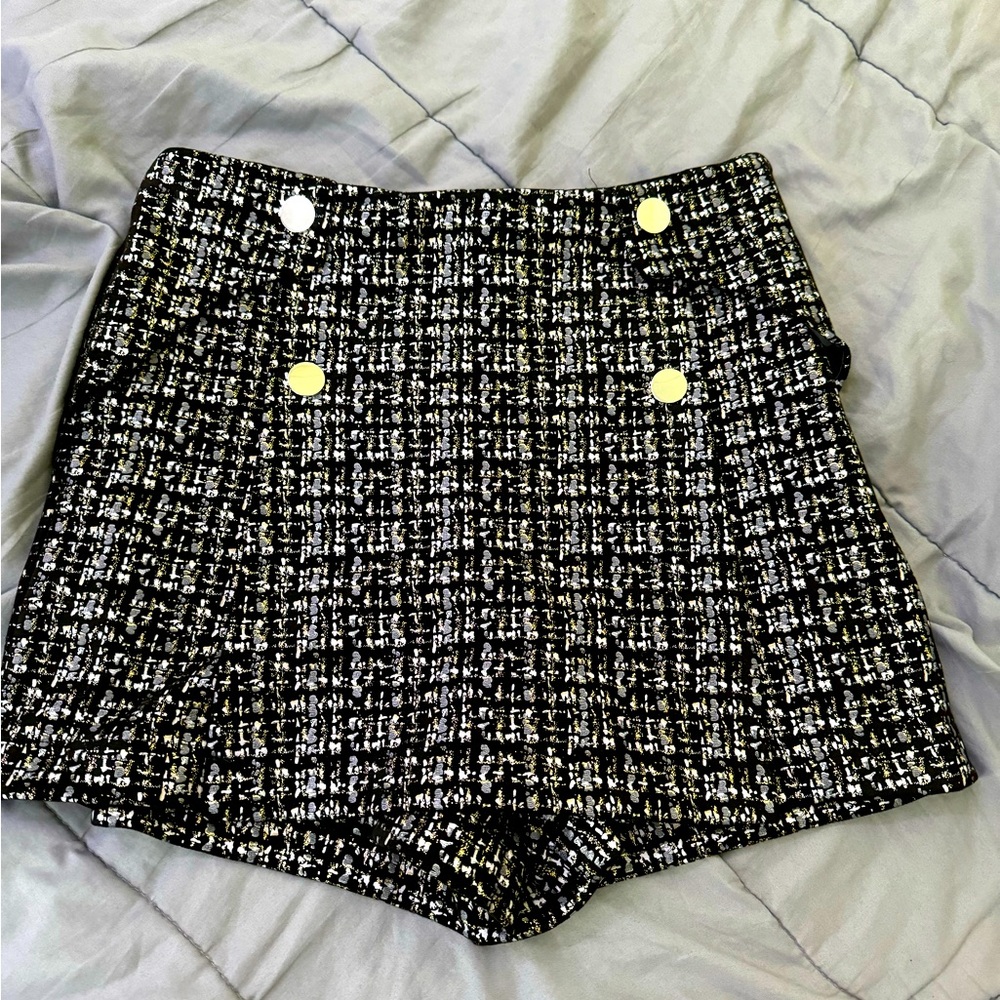 Chic Black and White Tweed Skirt